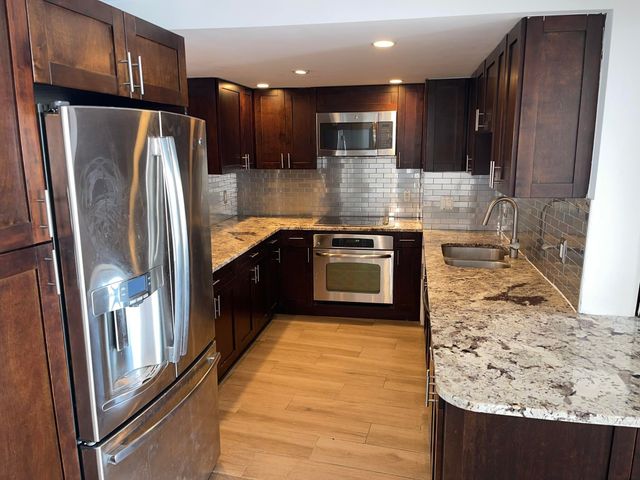5200 N Flagler Drive 2004, West Palm Beach, FL 33407
