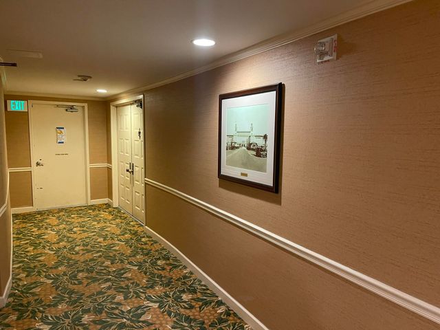 5200 N Flagler Drive 2004, West Palm Beach, FL 33407