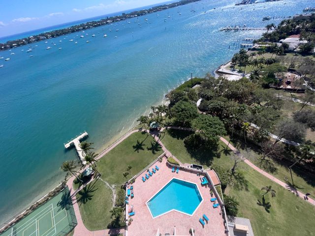 5200 N Flagler Drive 2004, West Palm Beach, FL 33407