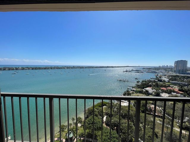 5200 N Flagler Drive 2004, West Palm Beach, FL 33407