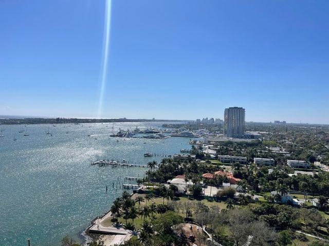 5200 N Flagler Drive 2004, West Palm Beach, FL 33407