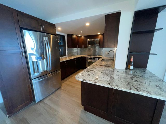 5200 N Flagler Drive 2004, West Palm Beach, FL 33407