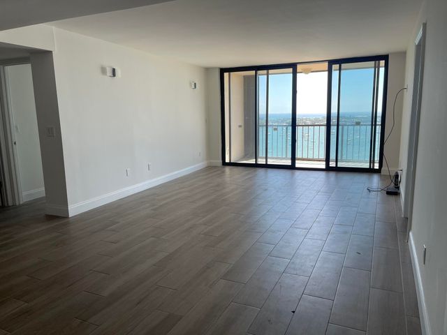 5200 N Flagler Drive 2004, West Palm Beach, FL 33407