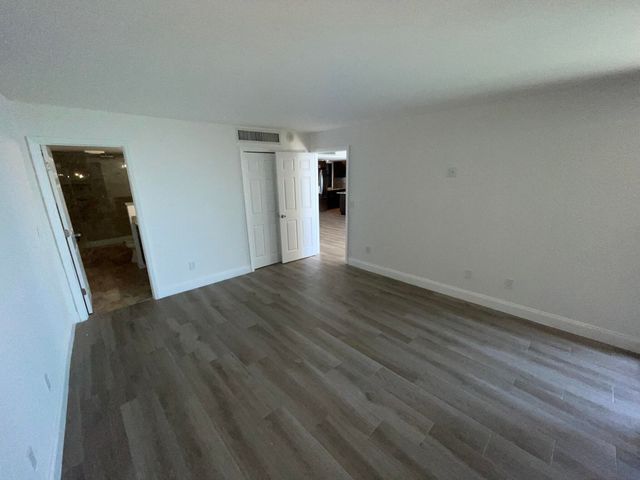 5200 N Flagler Drive 2004, West Palm Beach, FL 33407