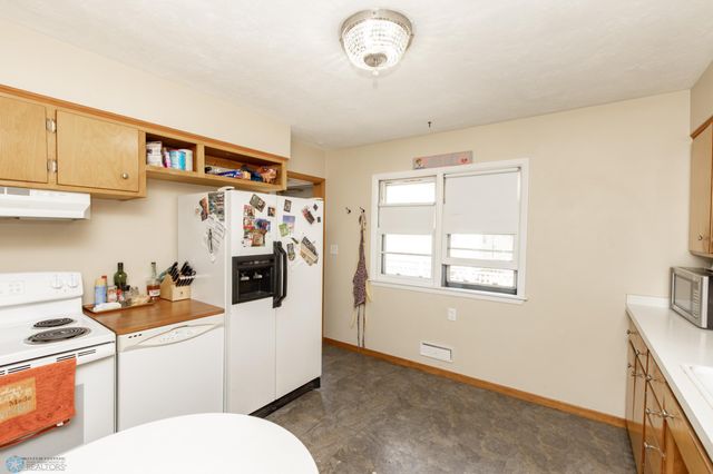 1028 11th Avenue N, Moorhead, MN 56560