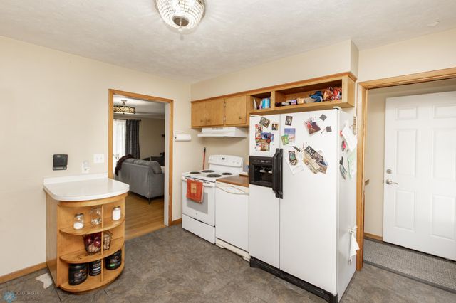 1028 11th Avenue N, Moorhead, MN 56560