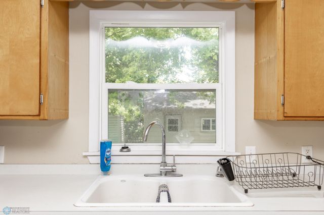 1028 11th Avenue N, Moorhead, MN 56560