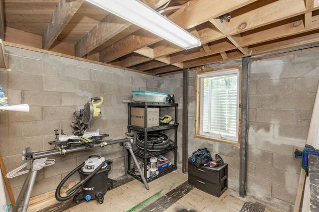 1028 11th Avenue N, Moorhead, MN 56560
