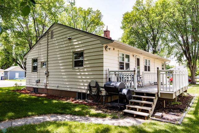 1028 11th Avenue N, Moorhead, MN 56560