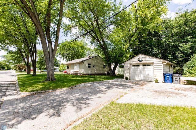 1028 11th Avenue N, Moorhead, MN 56560