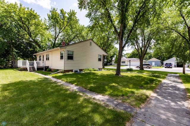 1028 11th Avenue N, Moorhead, MN 56560
