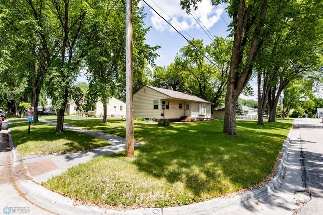 1028 11th Avenue N, Moorhead, MN 56560