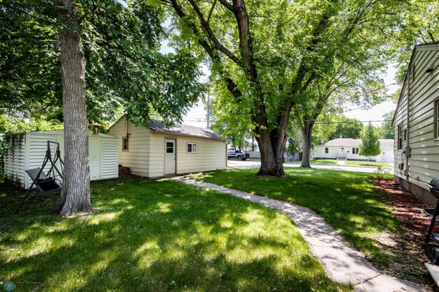 1028 11th Avenue N, Moorhead, MN 56560