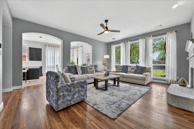 3829 Vernon Way, Fort Worth, TX 76244