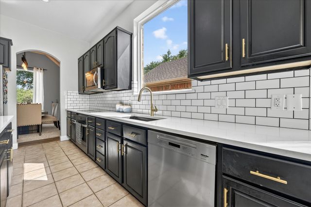 3829 Vernon Way, Fort Worth, TX 76244