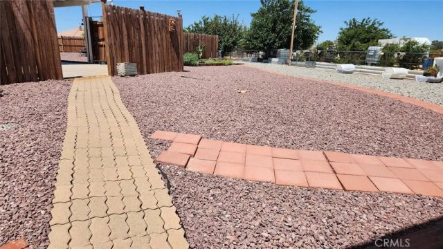 7250 Cayucos, Phelan, CA 92371
