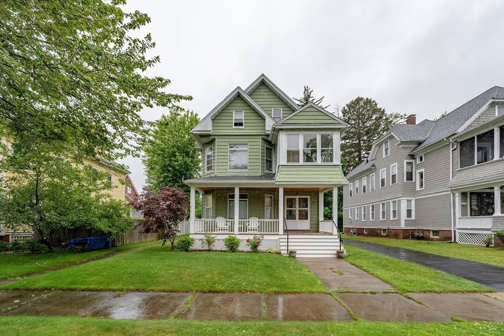 92 Firglade Ave, Springfield, MA 01108