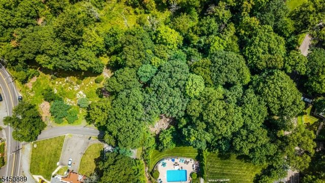5 Toth Ln, Hopatcong Boro, NJ 07843