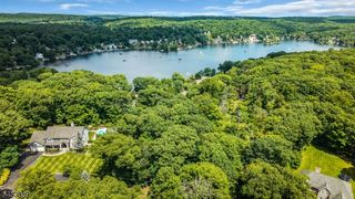 5 Toth Ln, Hopatcong Boro, NJ 07843