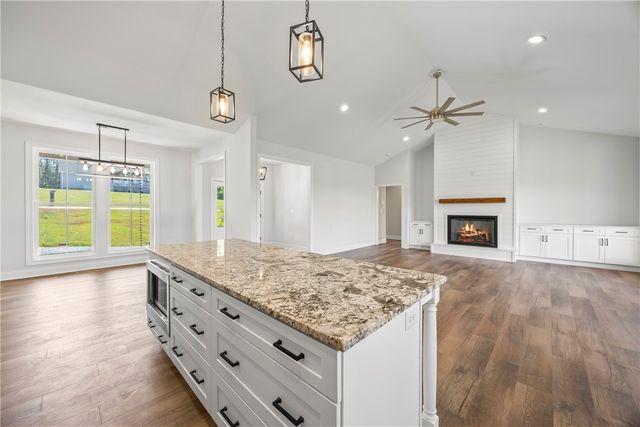 705 Comet View Court, Westminster, SC 29693