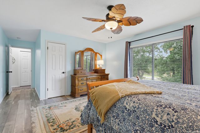 302 Whispering Oaks, Adkins, TX 78101