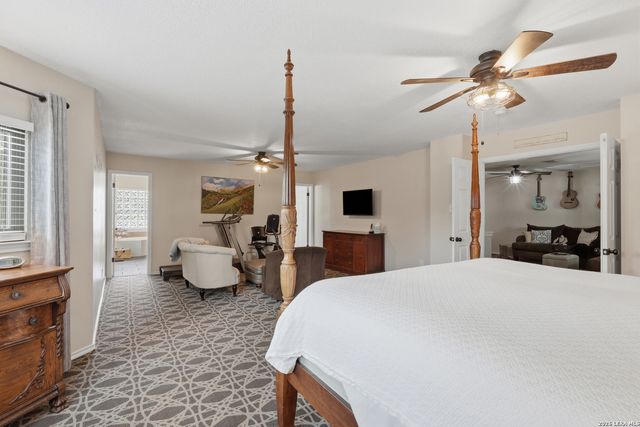 302 Whispering Oaks, Adkins, TX 78101