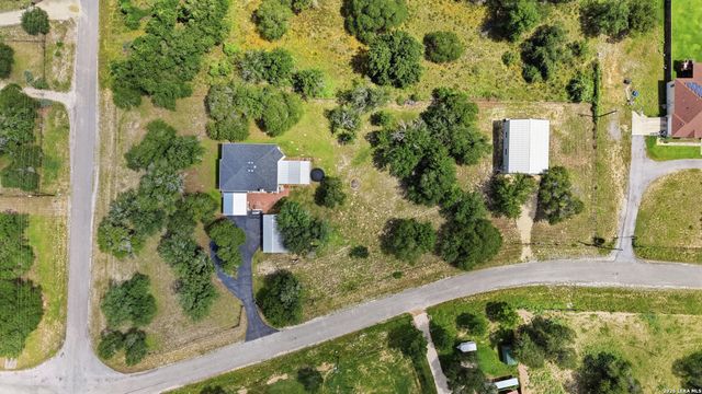 302 Whispering Oaks, Adkins, TX 78101
