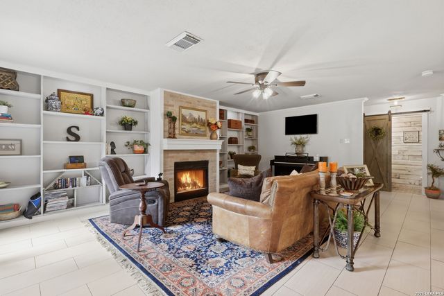 302 Whispering Oaks, Adkins, TX 78101
