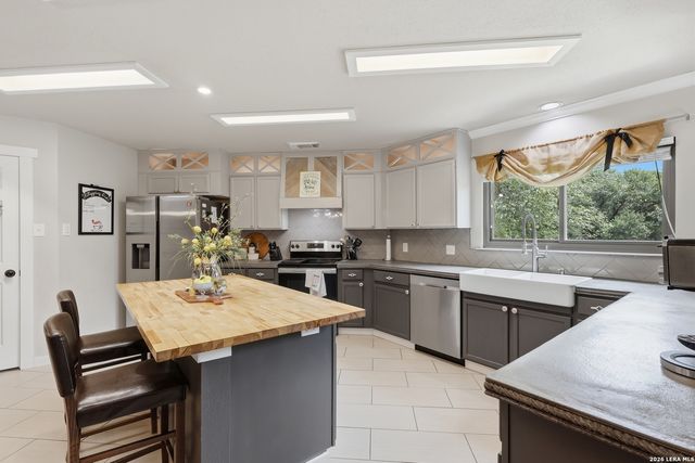 302 Whispering Oaks, Adkins, TX 78101