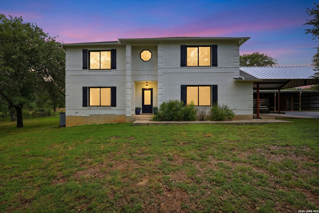 302 Whispering Oaks, Adkins, TX 78101