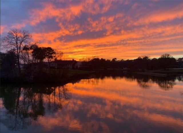 77 Hillsborough Drive, Huntsville, TX 77340