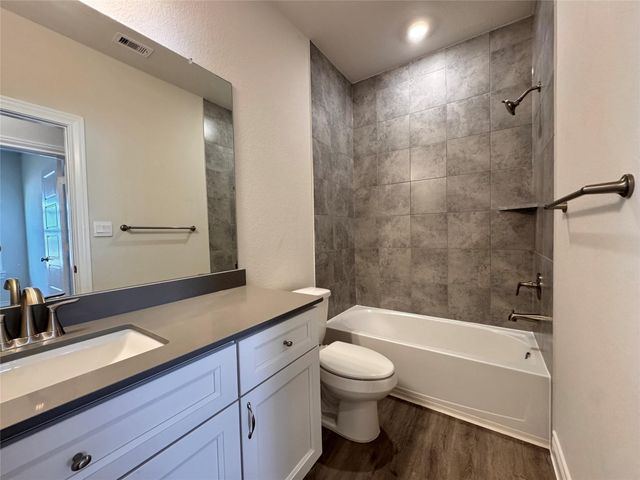 10300 Cabo Del Sol Drive, Cleveland, TX 77327