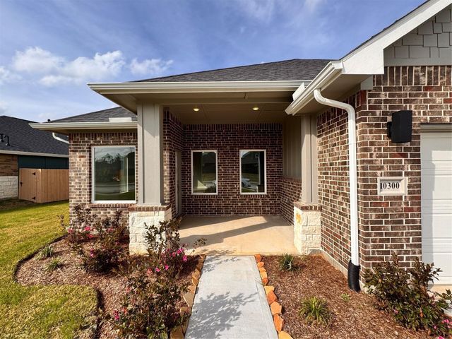10300 Cabo Del Sol Drive, Cleveland, TX 77327