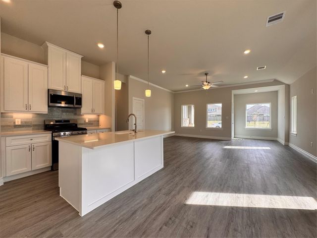 10300 Cabo Del Sol Drive, Cleveland, TX 77327