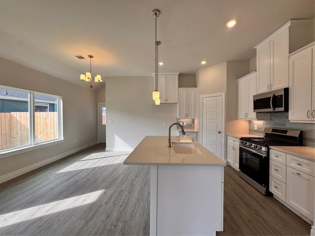 10300 Cabo Del Sol Drive, Cleveland, TX 77327