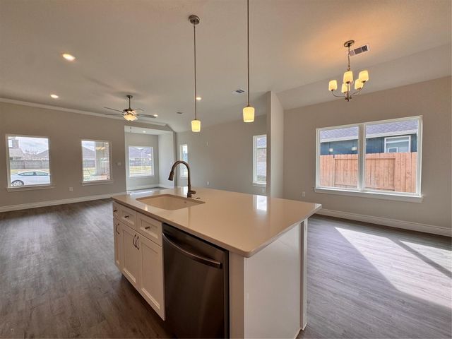 10300 Cabo Del Sol Drive, Cleveland, TX 77327