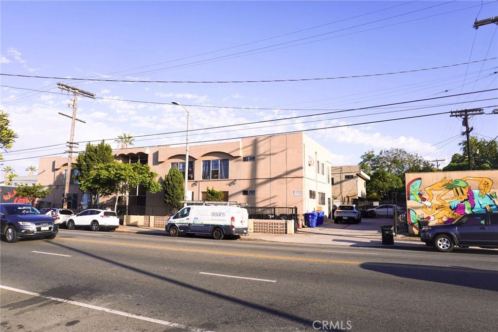 1639 S Hobart, Los Angeles, CA 90006 — photo 2
