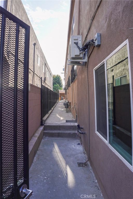 1639 S Hobart, Los Angeles, CA 90006 — photo 5