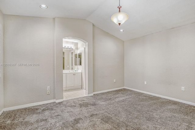 941 Doveplum Ct, Hollywood, FL 33019