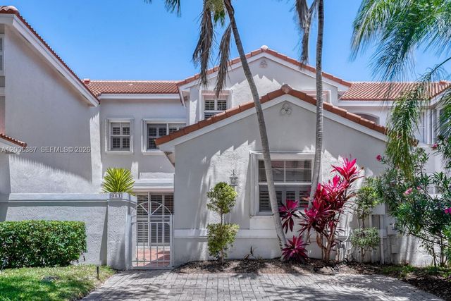 941 Doveplum Ct, Hollywood, FL 33019