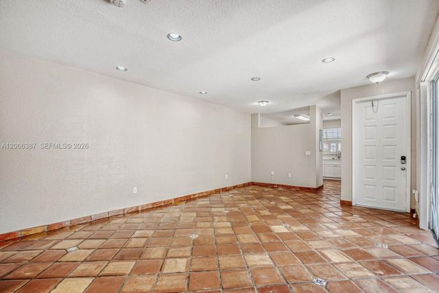 941 Doveplum Ct, Hollywood, FL 33019