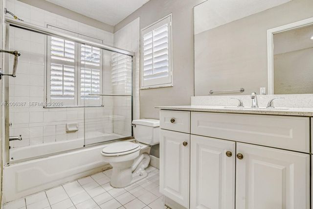 941 Doveplum Ct, Hollywood, FL 33019