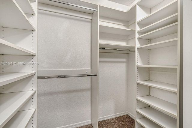 941 Doveplum Ct, Hollywood, FL 33019
