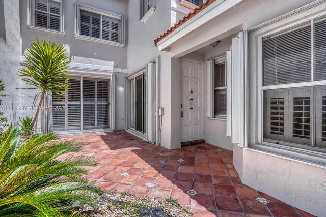 941 Doveplum Ct, Hollywood, FL 33019