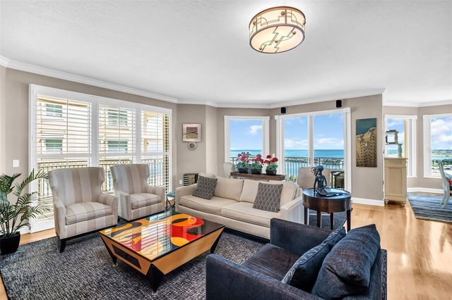 555 5TH AVENUE NE 1122, St Petersburg, FL 33701