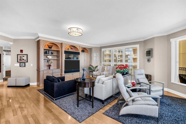 555 5TH AVENUE NE 1122, St Petersburg, FL 33701