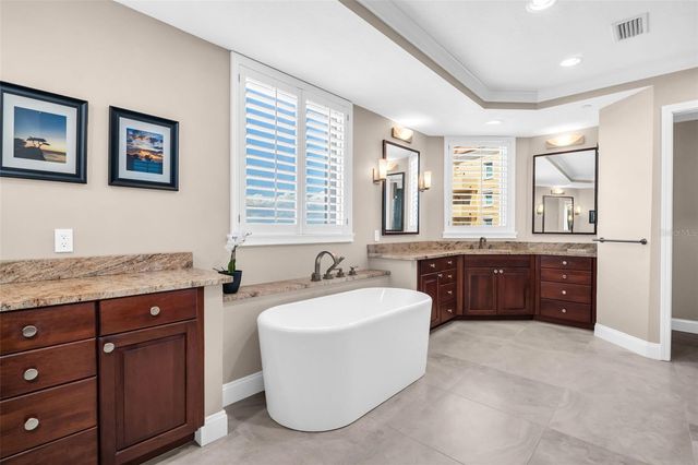 555 5TH AVENUE NE 1122, St Petersburg, FL 33701
