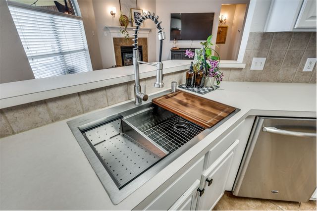 6725 Hayling Way, Denton, TX 76210