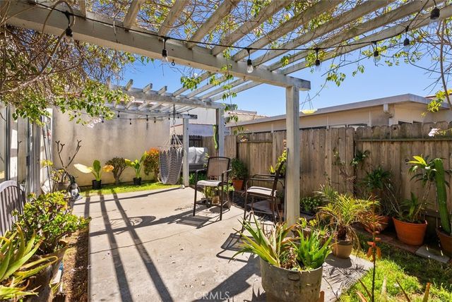 2006 California, Huntington Beach, CA 92648