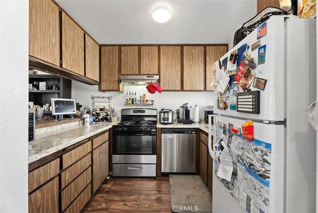 2006 California, Huntington Beach, CA 92648